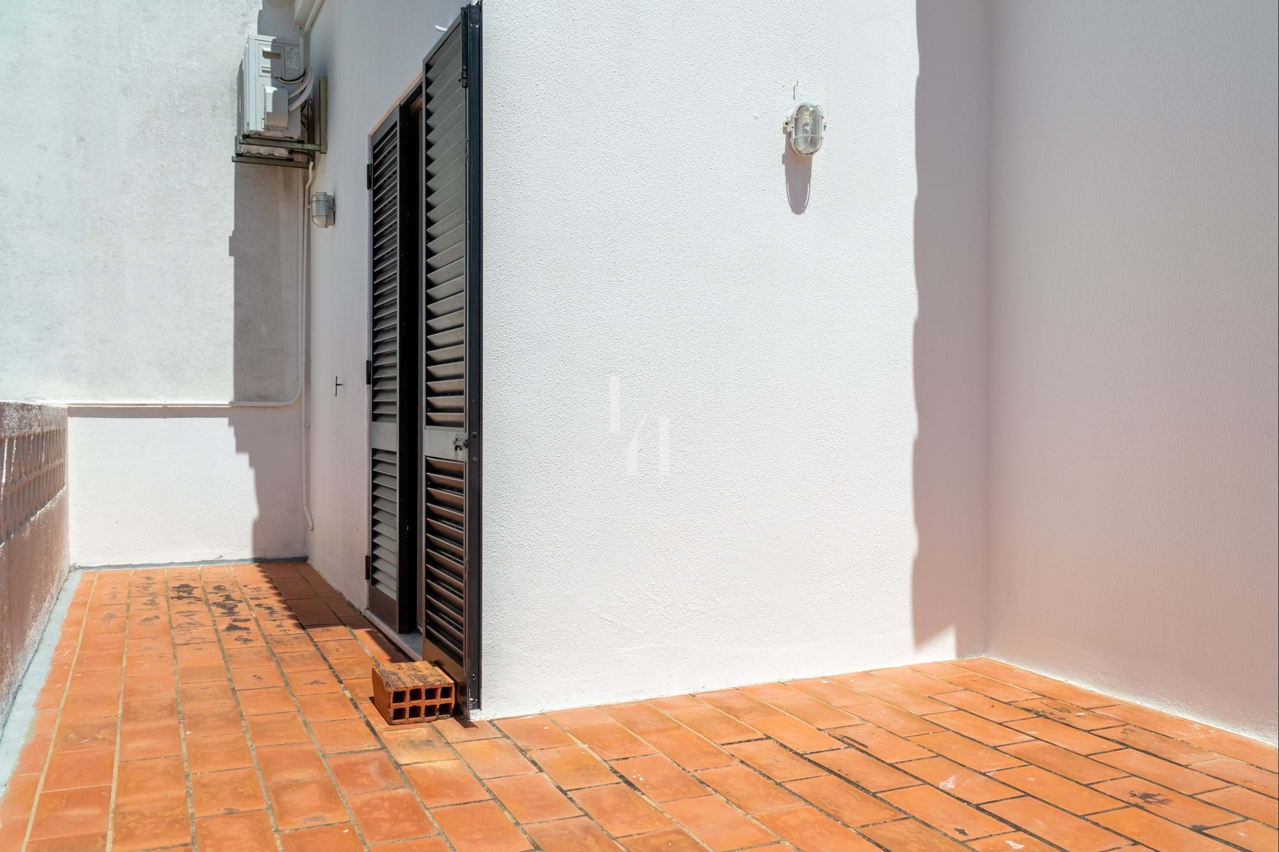 3 Bed, 2 Bath, HouseFor Sale, Loulé, Faro, 8100-247