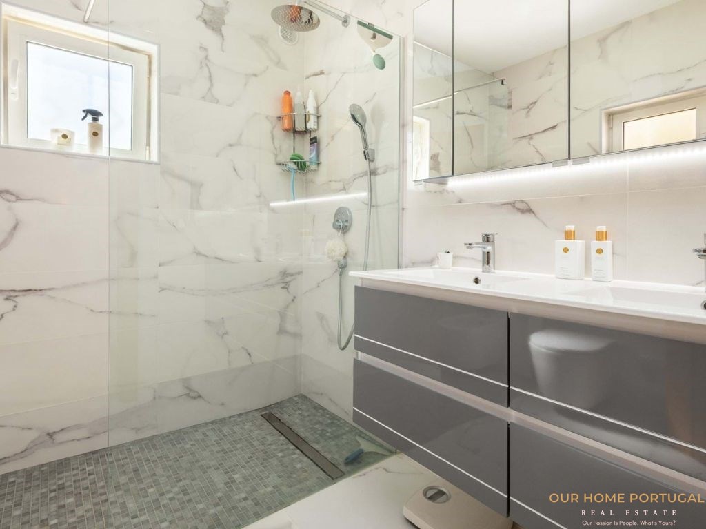 3 Bed, 2 Bath, ApartmentFor Sale, Lagoa, Faro, 8400-143