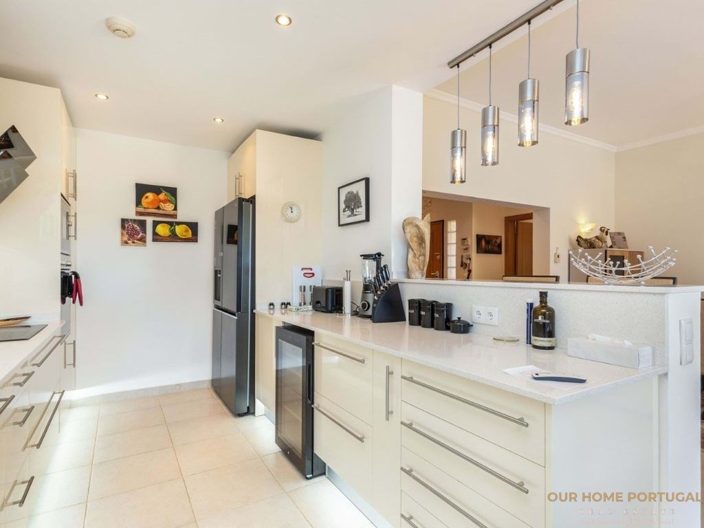 3 Bed, 2 Bath, ApartmentFor Sale, Lagoa, Faro, 8400-143