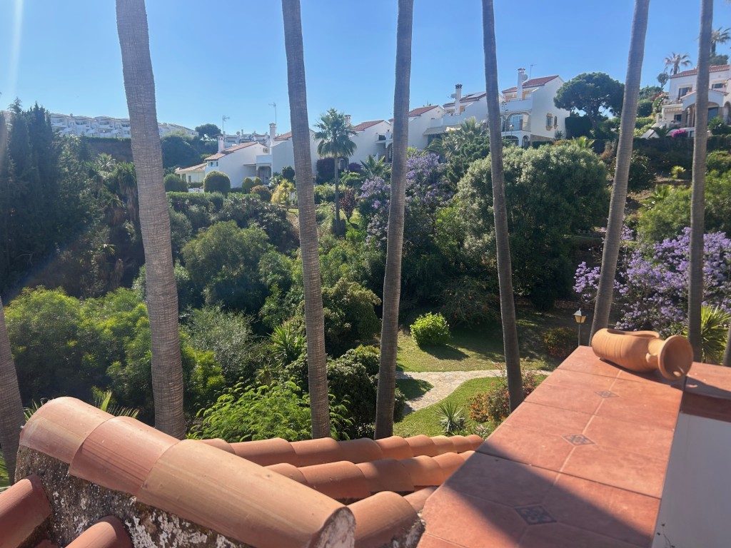 4 Bed, 3 Bath, HouseFor Sale, Calahonda, Malaga