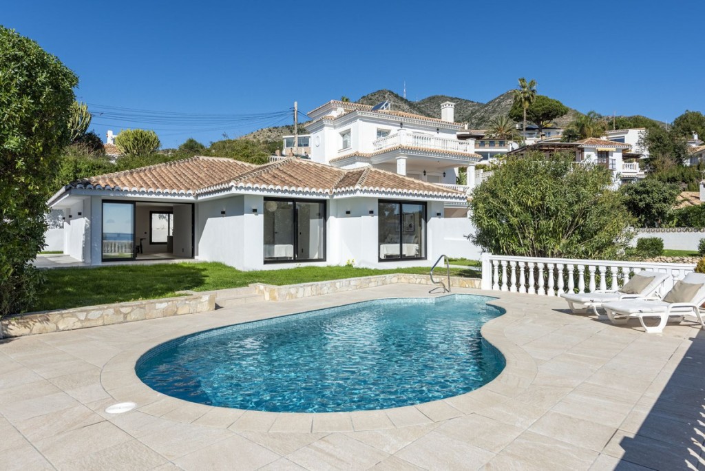 4 Bed, 3 Bath, HouseFor Sale, Benalmadena, Malaga