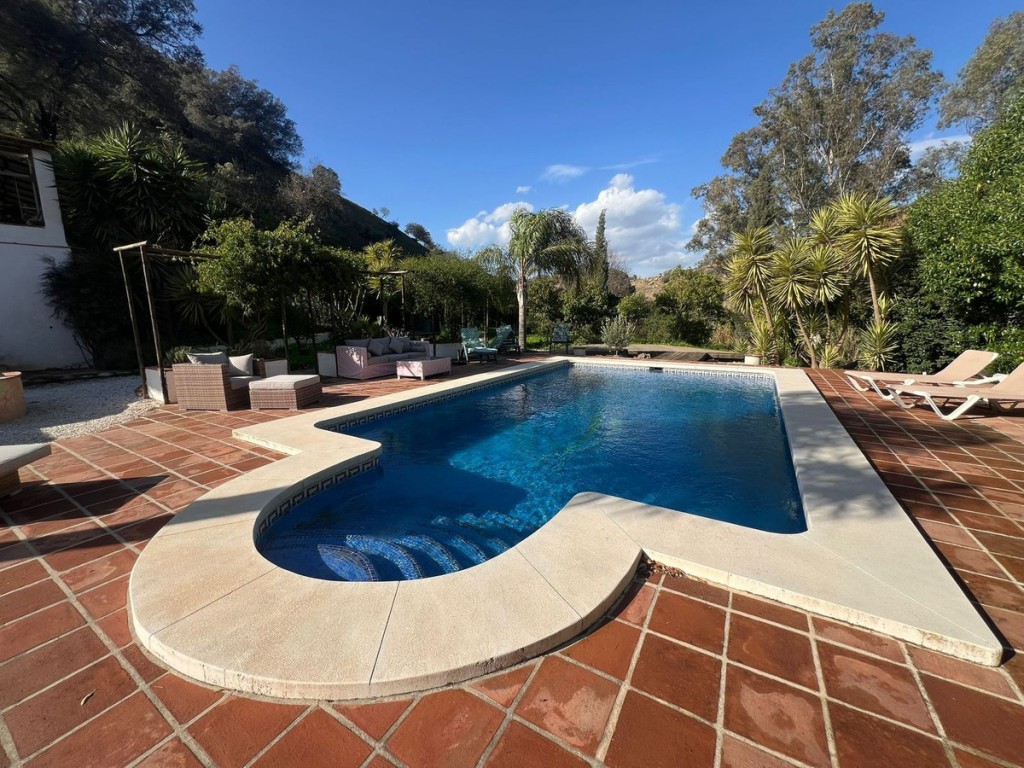 Commercial Property, For Sale