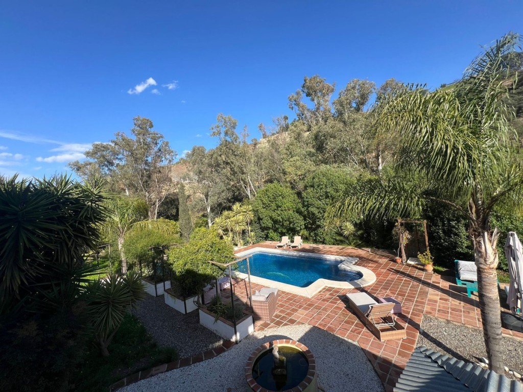 Commercial Property, For Sale