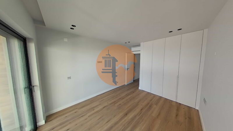 4 Bed, 4 Bath, ApartmentFor Sale, Faro, Faro