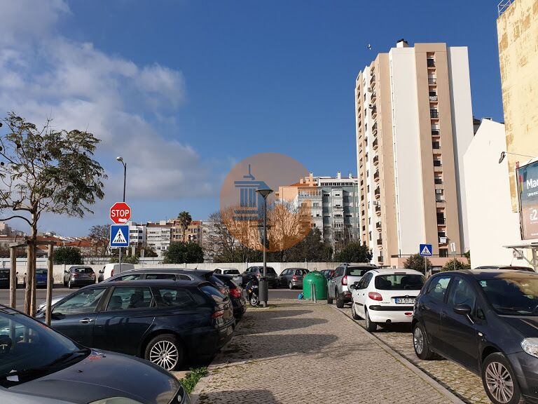 3 Bed, 2 Bath, ApartmentFor Sale, Lisboa, Lisboa