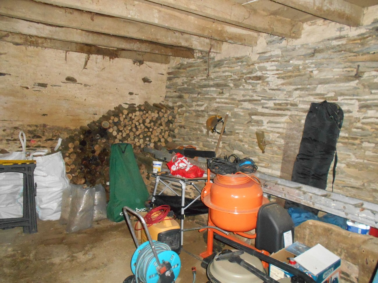 1 Bed, HouseFor Sale, Saint-Germain-de-Coulamer, Pays-de-la-Loire, 53700