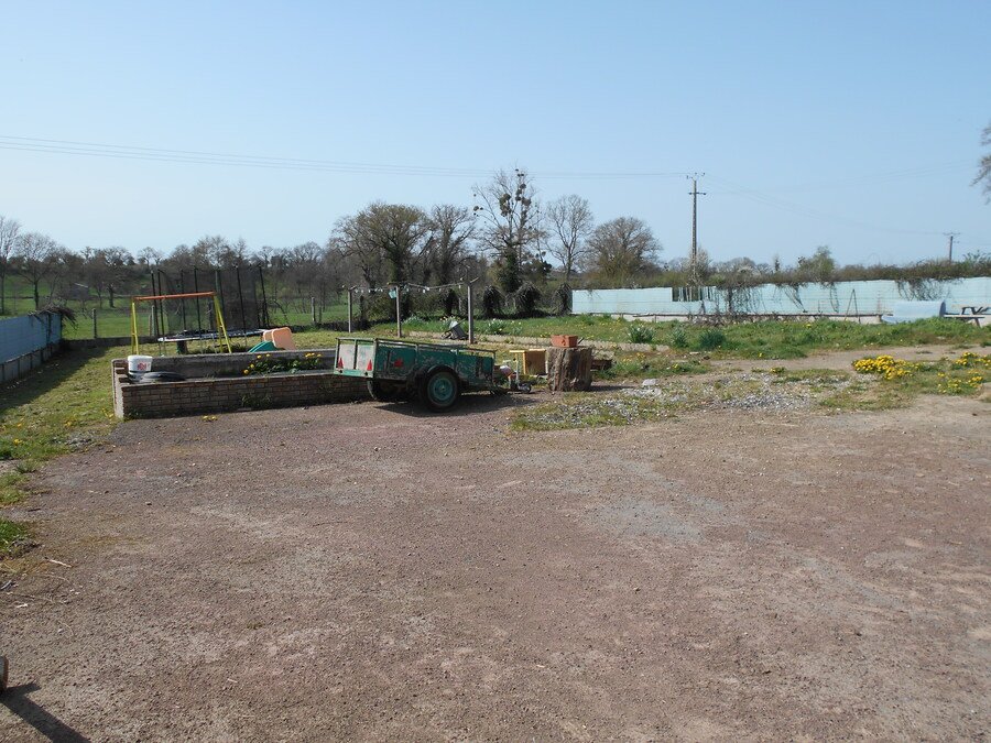 3 Bed, 1.5 Bath, HouseFor Sale, Neuilly-le-Vendin, Pays-de-la-Loire, 53250