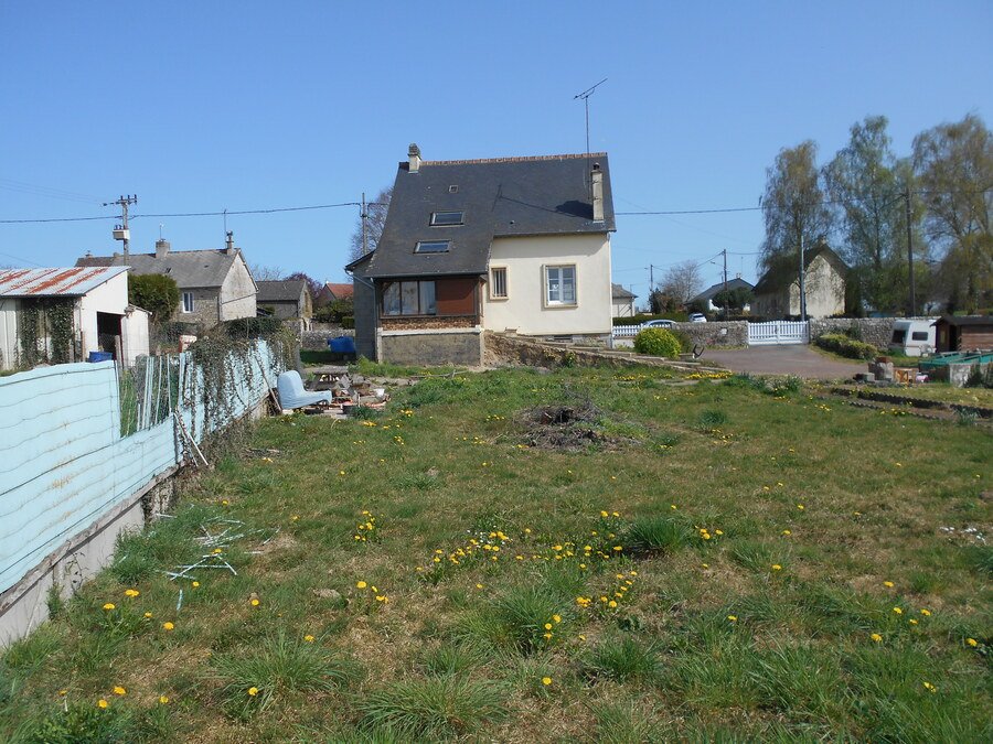 3 Bed, 1.5 Bath, HouseFor Sale, Neuilly-le-Vendin, Pays-de-la-Loire, 53250