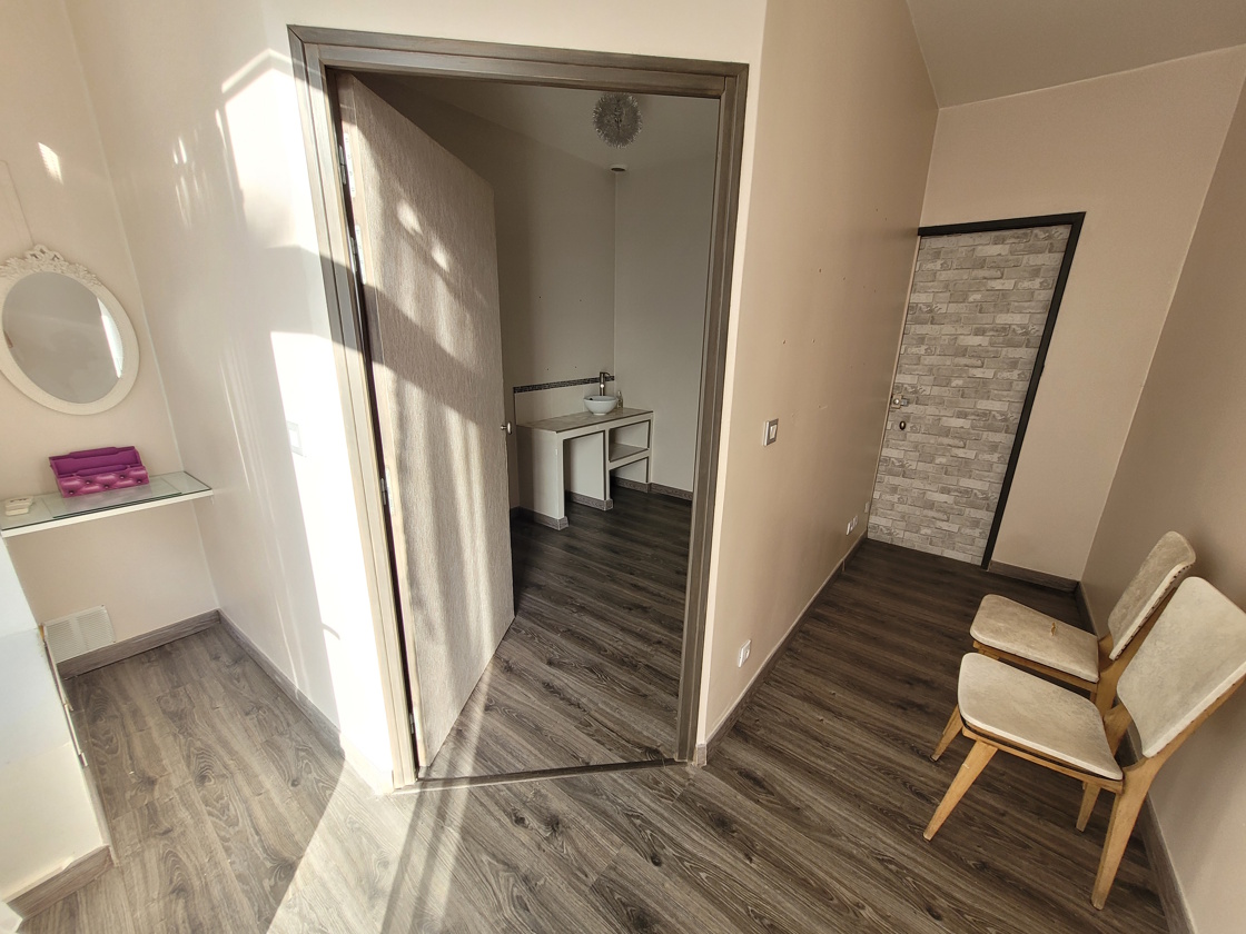 3 Bed, 1 Bath, ApartmentFor Sale, Saint Genies De Fontedit, Herault, Languedoc-Roussillon, 34480
