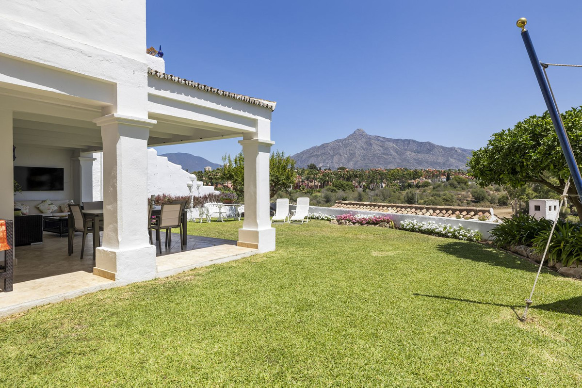 4 Bed, 4 Bath, HouseFor Sale, Nueva Andalucia, Malaga