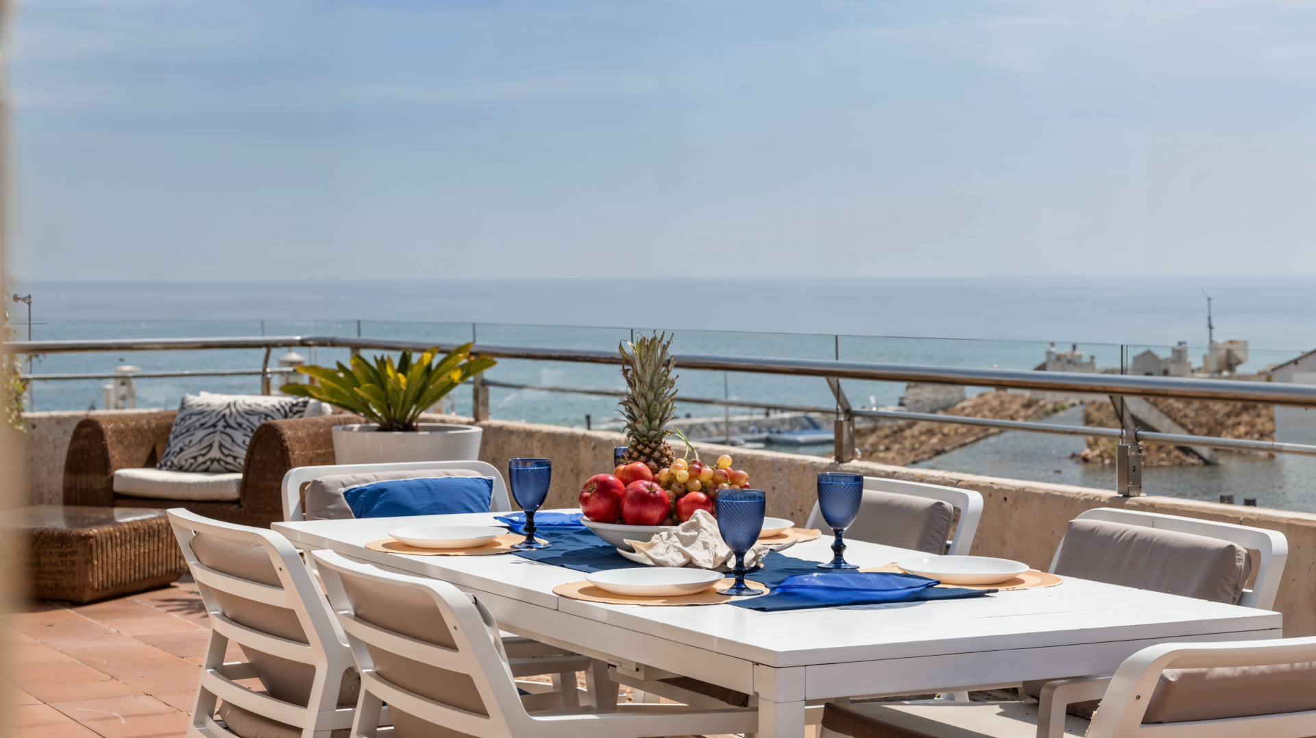 3 Bed, 2 Bath, ApartmentFor Sale, Marbella, Malaga