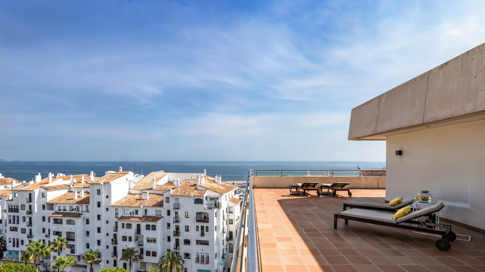 3 Bed, 2 Bath, ApartmentFor Sale, Marbella, Malaga