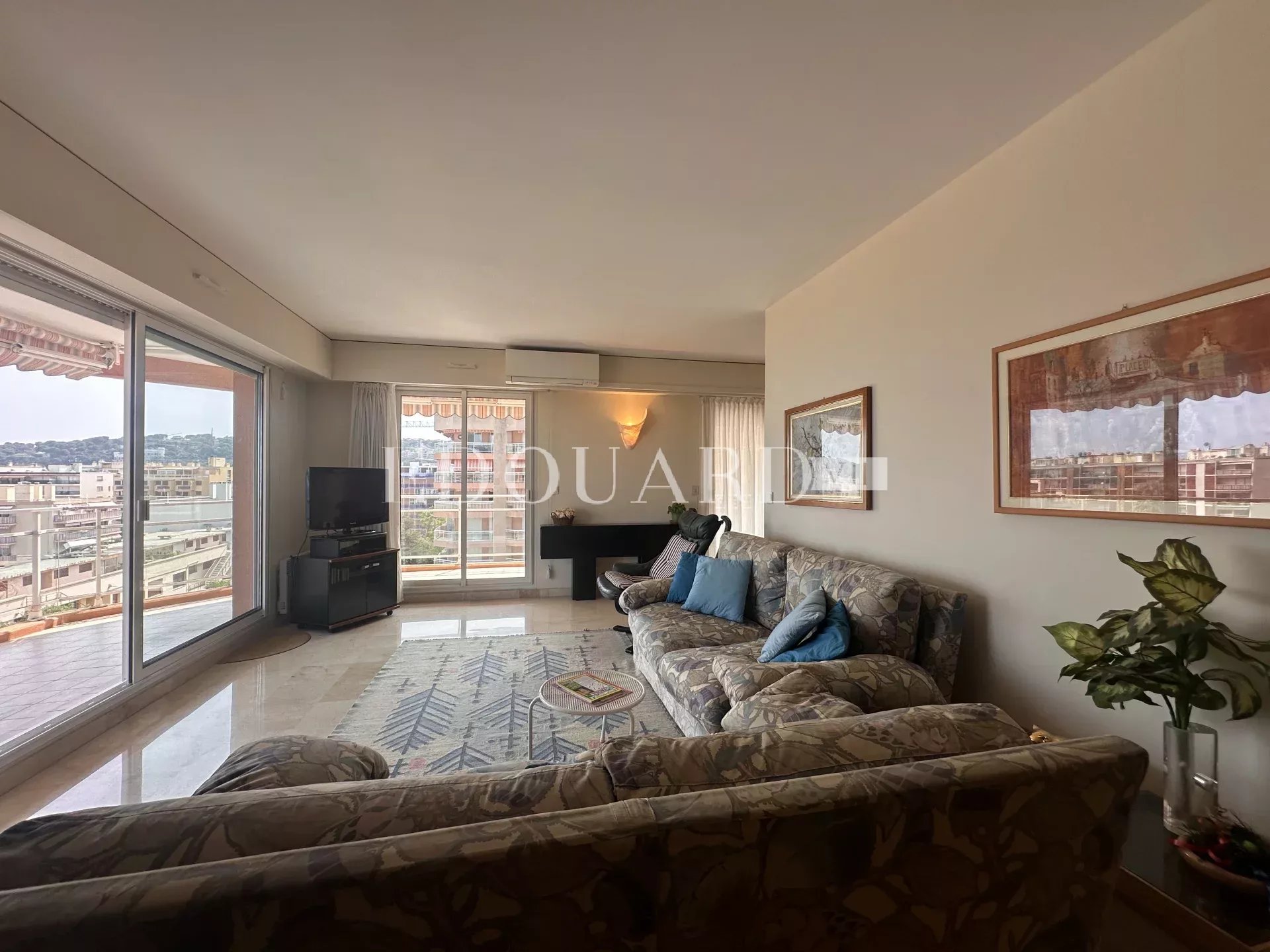 2 Bed, 1 Bath, ApartmentFor Sale, Roquebrune-Cap-Martin, Alpes-Maritimes