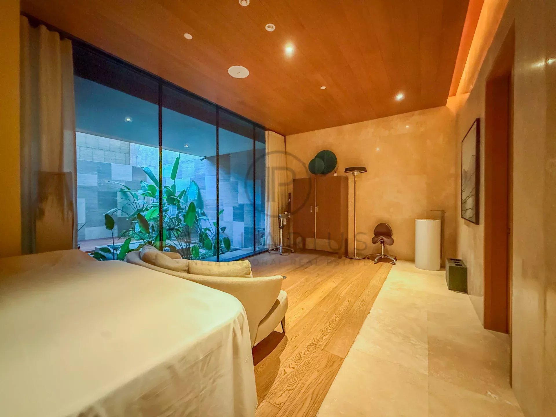 3 Bed, 3 Bath, ApartmentFor Sale, Palm Jumeirah, Dubai