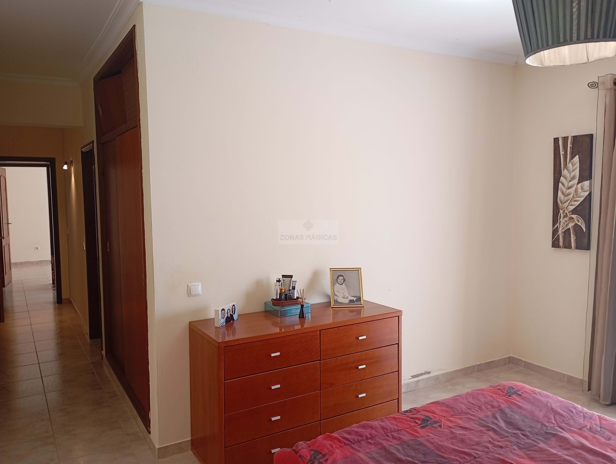 4 Bed, 3 Bath, ApartmentFor Sale, Portimao, Faro, 8500-780