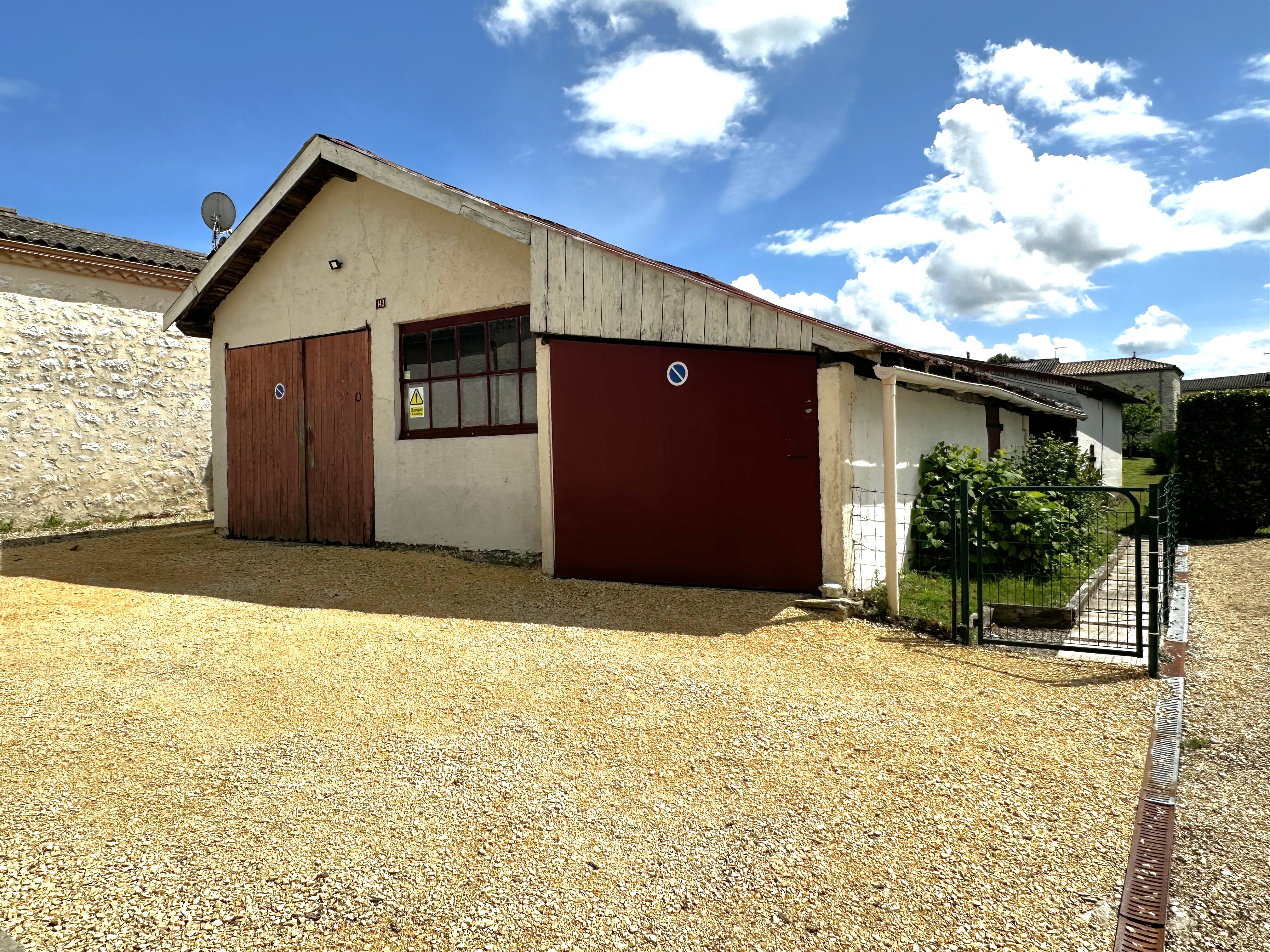 3 Bed, 1 Bath, HouseFor Sale, Loubes bernac, Lot-et-Garonne, Aquitaine, 47120