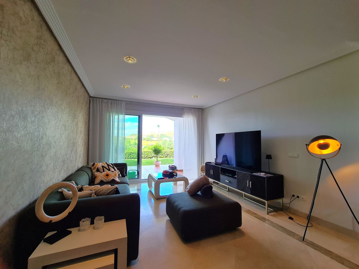 3 Bed, 2 Bath, ApartmentFor Sale, Benahavis, Malaga