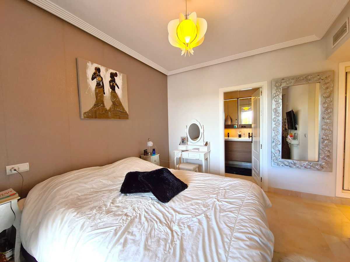 3 Bed, 2 Bath, ApartmentFor Sale, Benahavis, Malaga