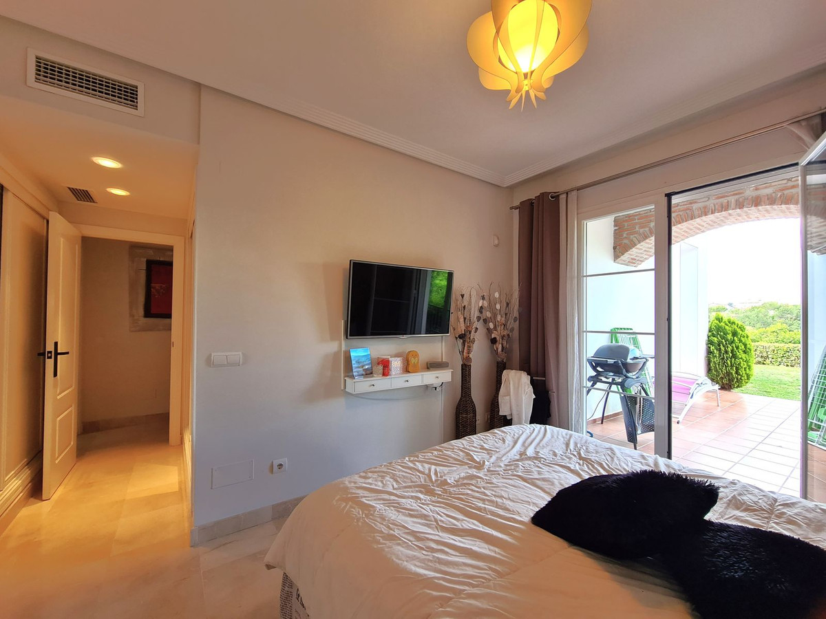 3 Bed, 2 Bath, ApartmentFor Sale, Benahavis, Malaga