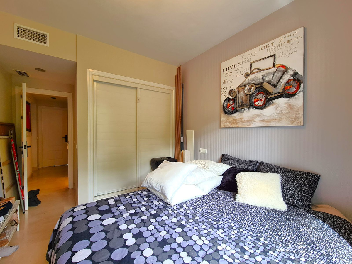 3 Bed, 2 Bath, ApartmentFor Sale, Benahavis, Malaga