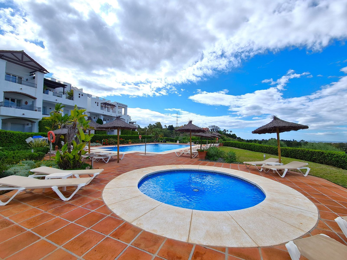 3 Bed, 2 Bath, ApartmentFor Sale, Benahavis, Malaga