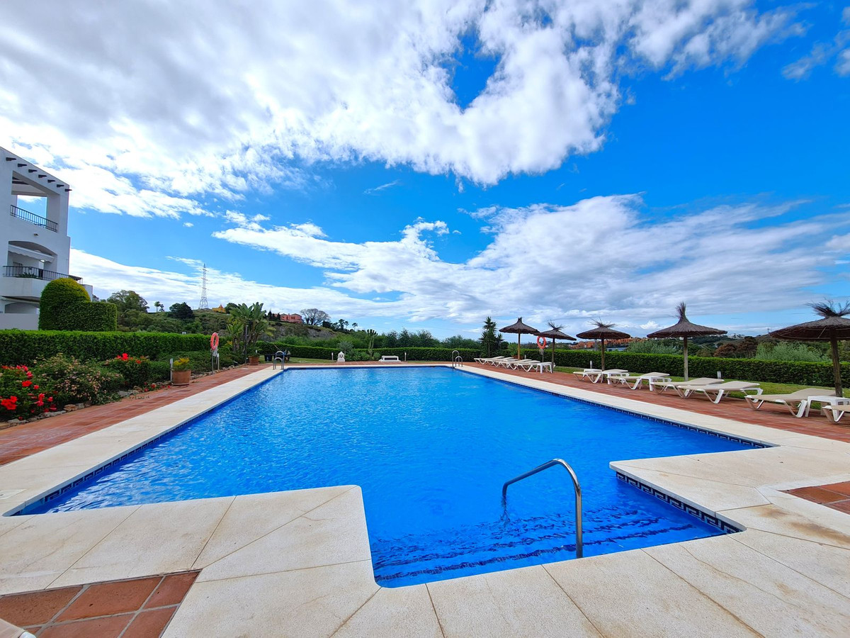 3 Bed, 2 Bath, ApartmentFor Sale, Benahavis, Malaga