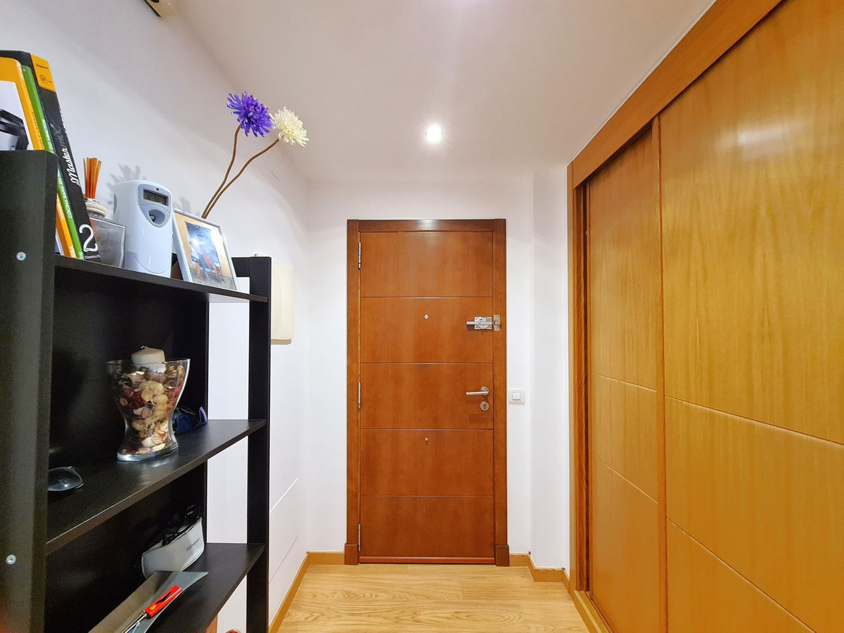 3 Bed, 2 Bath, ApartmentFor Sale, Estepona, Malaga