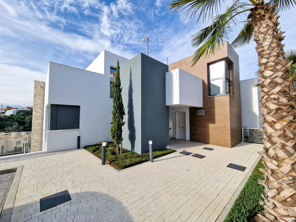 2 Bed, 2 Bath, ApartmentFor Sale, Cabopino, Malaga