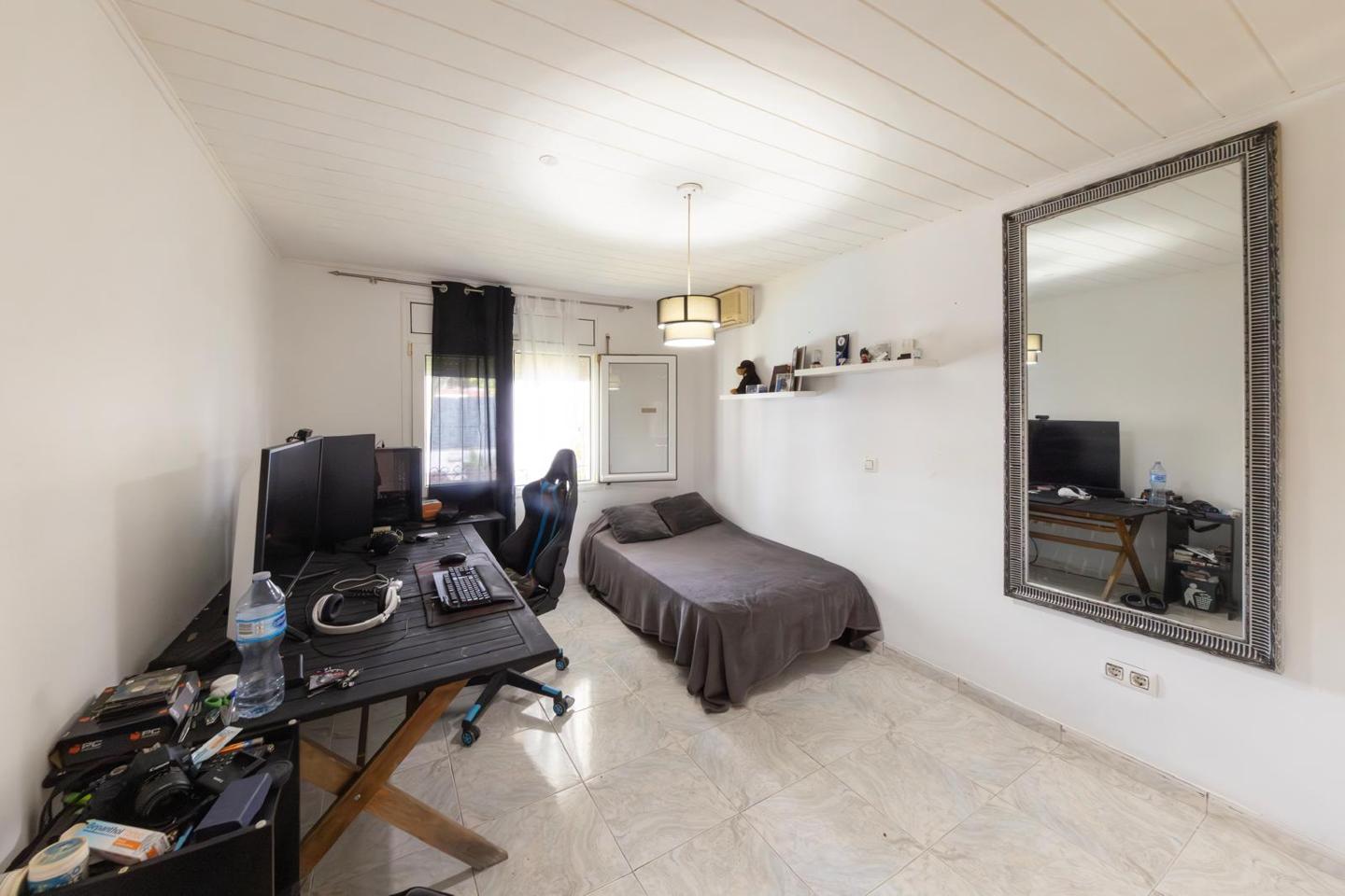 5 Bed, 2 Bath, HouseFor Sale, Empuriabrava, Girona, 17487 5 Bed, 2 Bath, HouseFor Sale, Empuriabrava, Girona, 17487