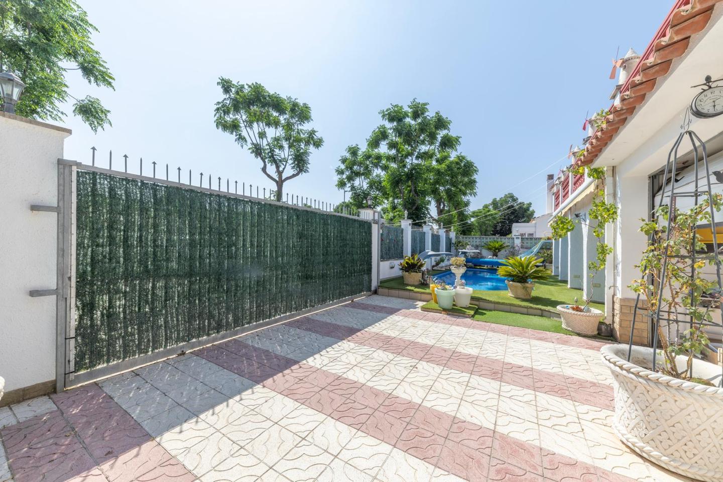 5 Bed, 2 Bath, HouseFor Sale, Empuriabrava, Girona, 17487 5 Bed, 2 Bath, HouseFor Sale, Empuriabrava, Girona, 17487