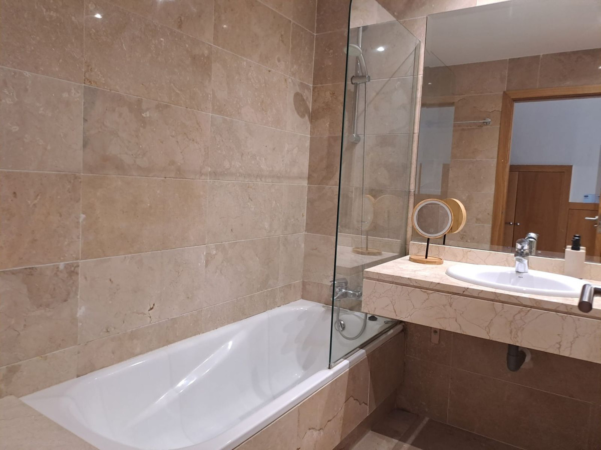 2 Bed, 2 Bath, ApartmentFor Sale, Estepona, Malaga