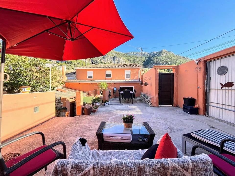 5 Bed, 2 Bath, HouseFor Sale, Llosa de Camacho, Alicante