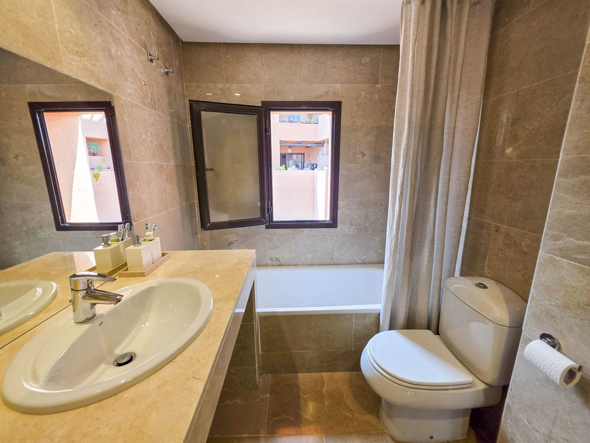 2 Bed, 2 Bath, ApartmentFor Sale, San Luis de Sabinillas, Malaga