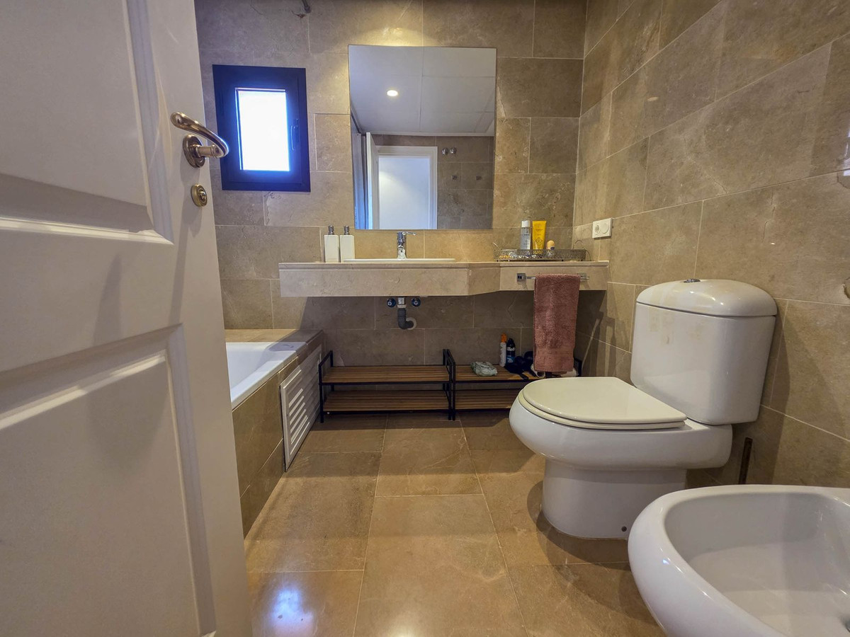 2 Bed, 2 Bath, ApartmentFor Sale, San Luis de Sabinillas, Malaga