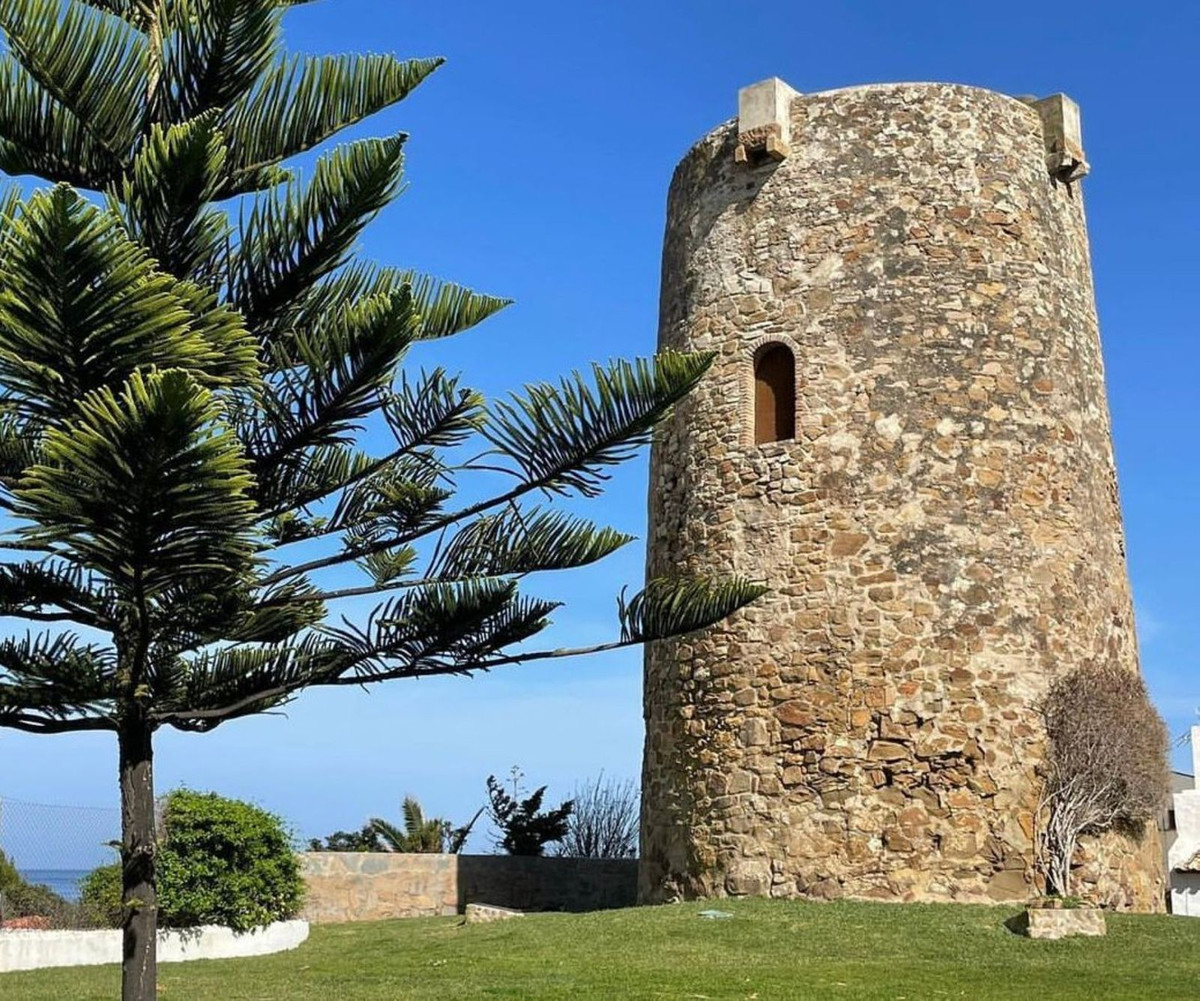 2 Bed, 1 Bath, ApartmentFor Sale, Estepona, Malaga 2 Bed, 1 Bath, ApartmentFor Sale, Estepona, Malaga