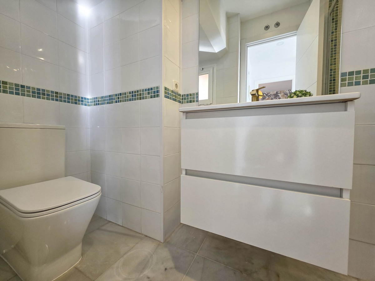 3 Bed, 2 Bath, ApartmentFor Sale, La Duquesa, Malaga 3 Bed, 2 Bath, ApartmentFor Sale, La Duquesa, Malaga