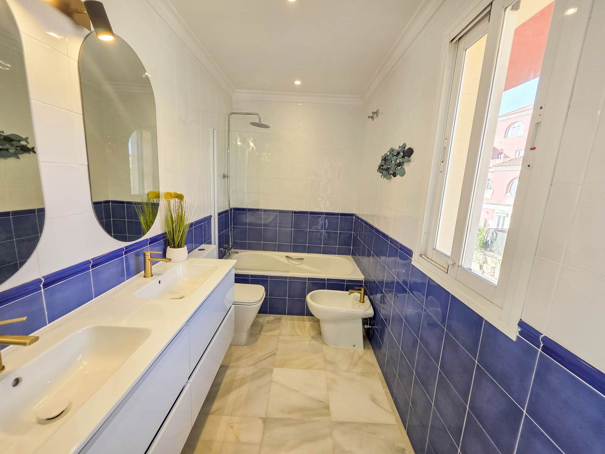 3 Bed, 2 Bath, ApartmentFor Sale, La Duquesa, Malaga 3 Bed, 2 Bath, ApartmentFor Sale, La Duquesa, Malaga