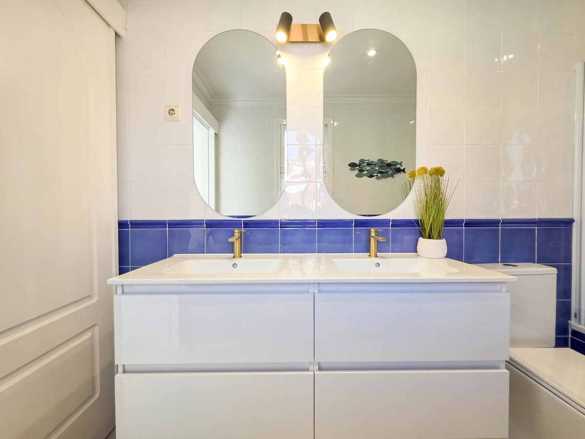 3 Bed, 2 Bath, ApartmentFor Sale, La Duquesa, Malaga 3 Bed, 2 Bath, ApartmentFor Sale, La Duquesa, Malaga