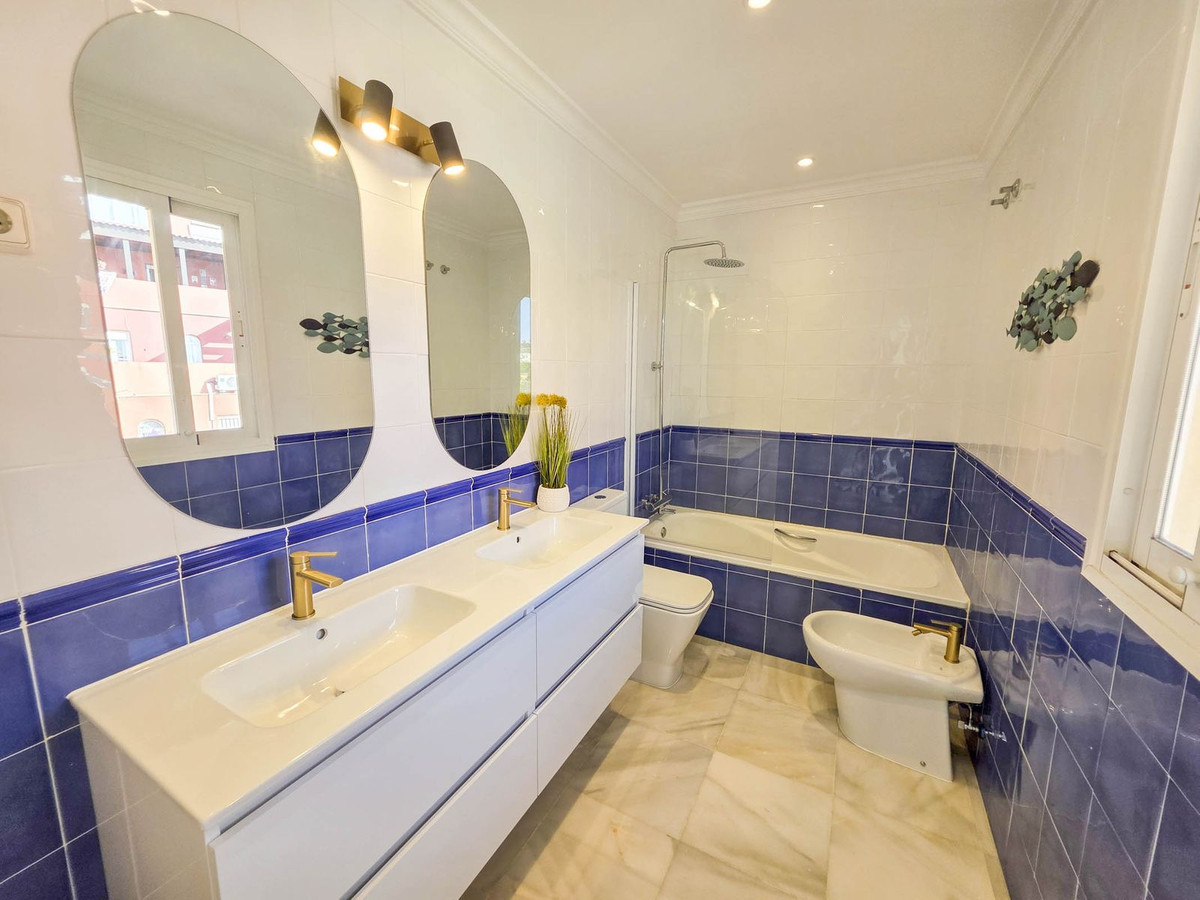 3 Bed, 2 Bath, ApartmentFor Sale, La Duquesa, Malaga 3 Bed, 2 Bath, ApartmentFor Sale, La Duquesa, Malaga