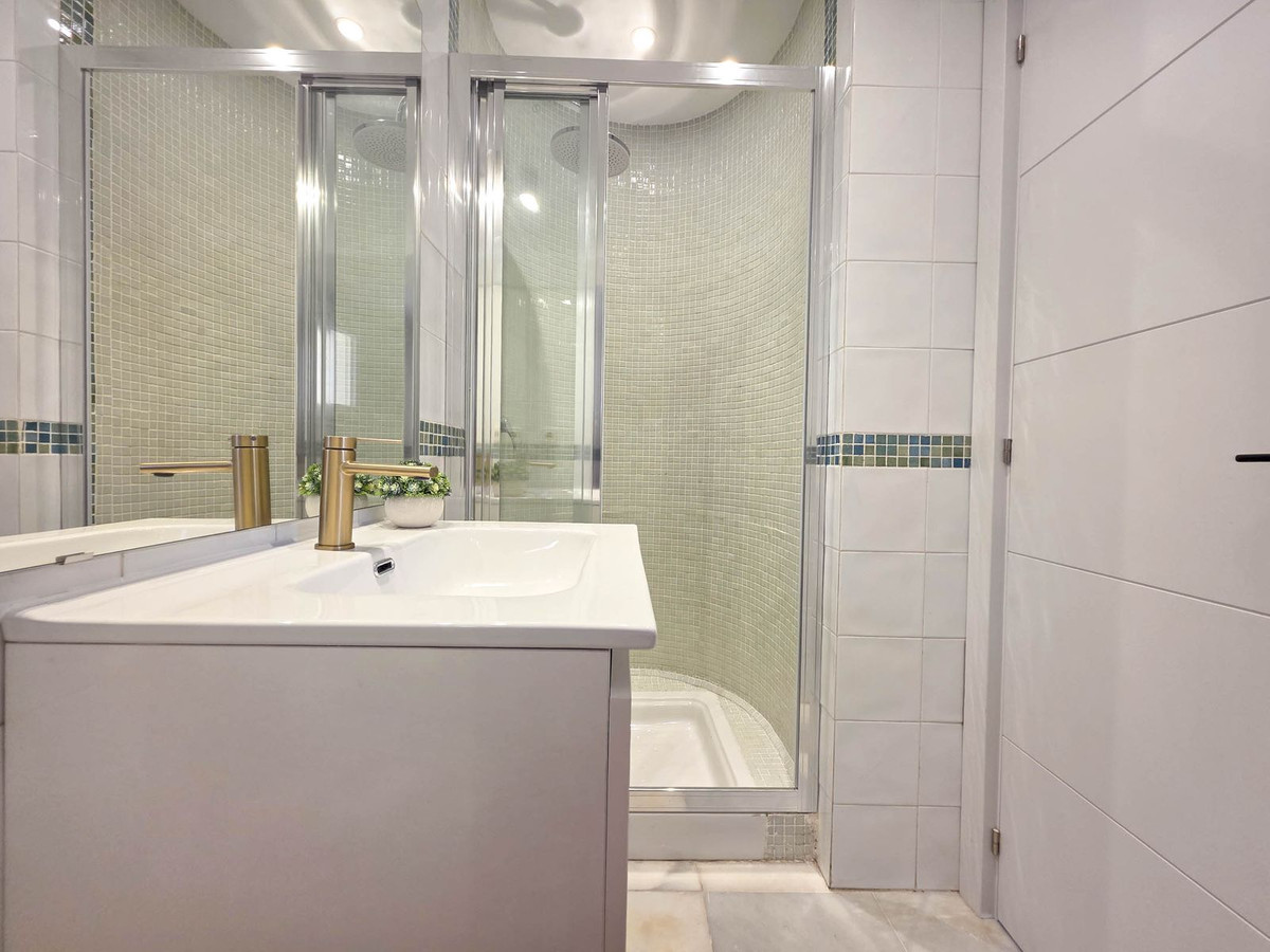 3 Bed, 2 Bath, ApartmentFor Sale, La Duquesa, Malaga 3 Bed, 2 Bath, ApartmentFor Sale, La Duquesa, Malaga