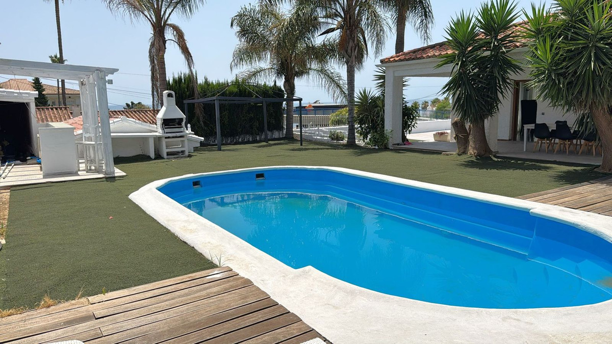 3 Bed, 3 Bath, HouseFor Sale, Estepona, Malaga