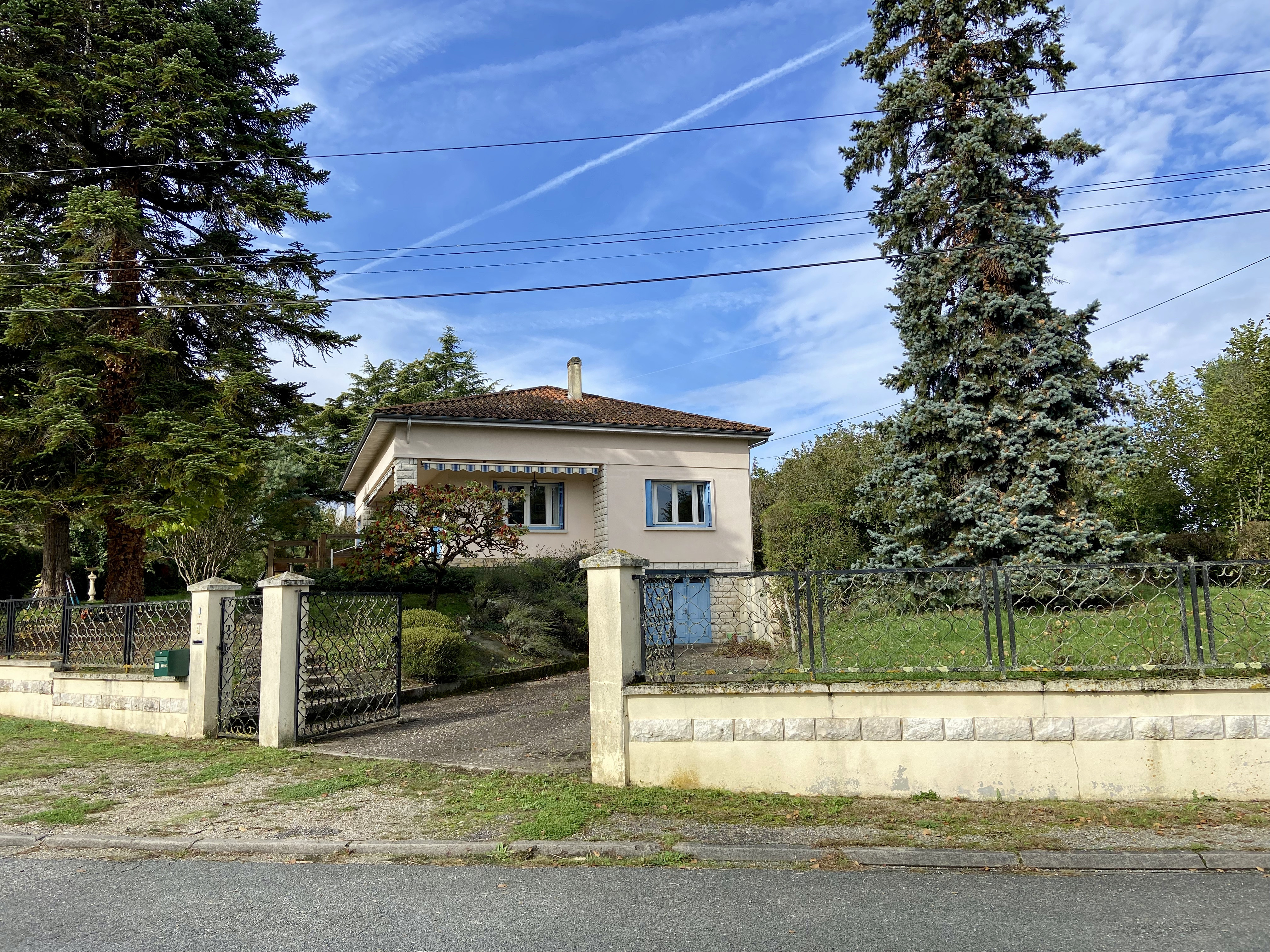 3 Bed, 1 Bath, HouseFor Sale, Allemans du dropt, Lot-et-Garonne, Aquitaine, 47800