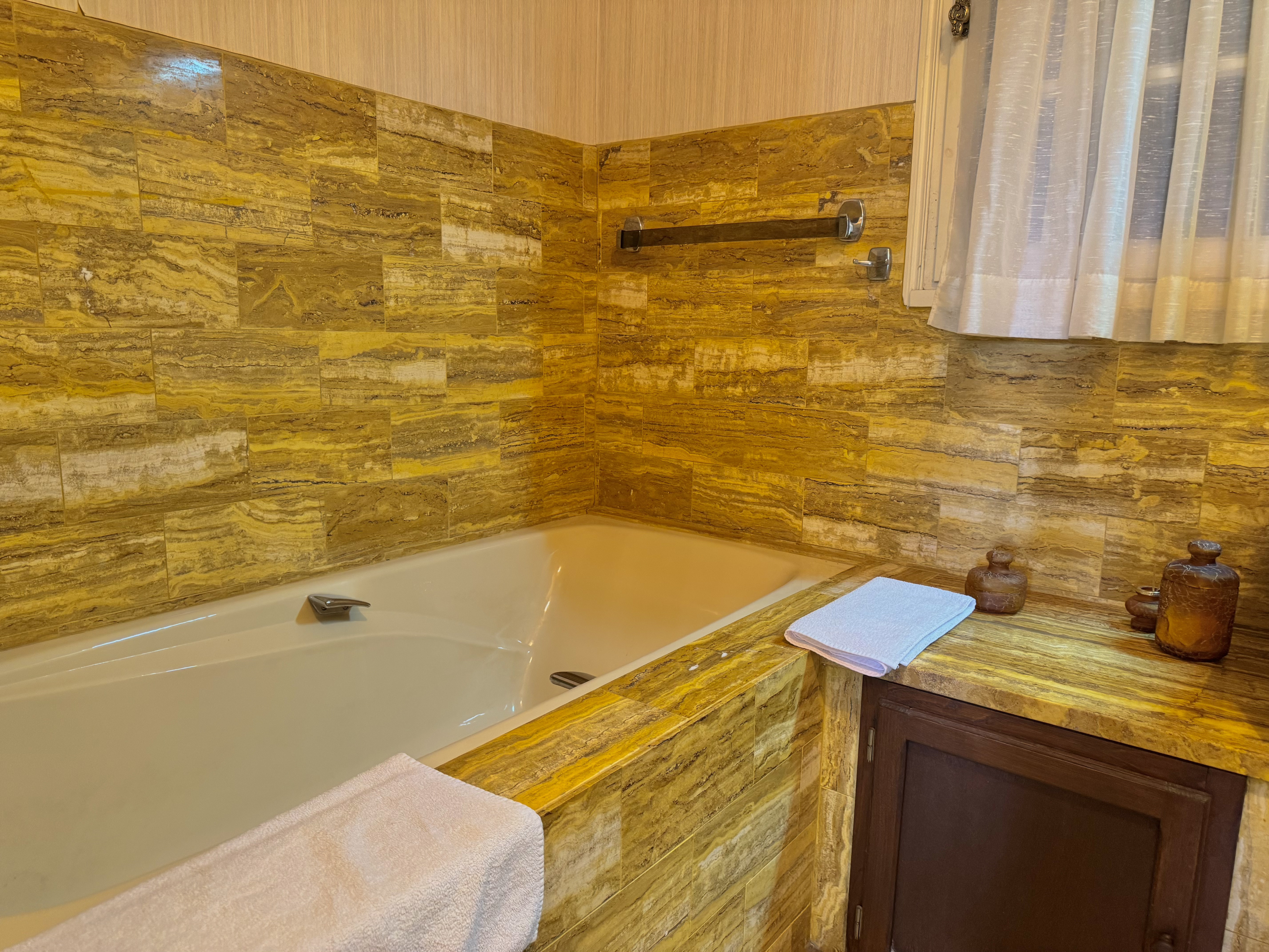 3 Bed, 1 Bath, HouseFor Sale, Le bugue, Dordogne, Aquitaine, 24260