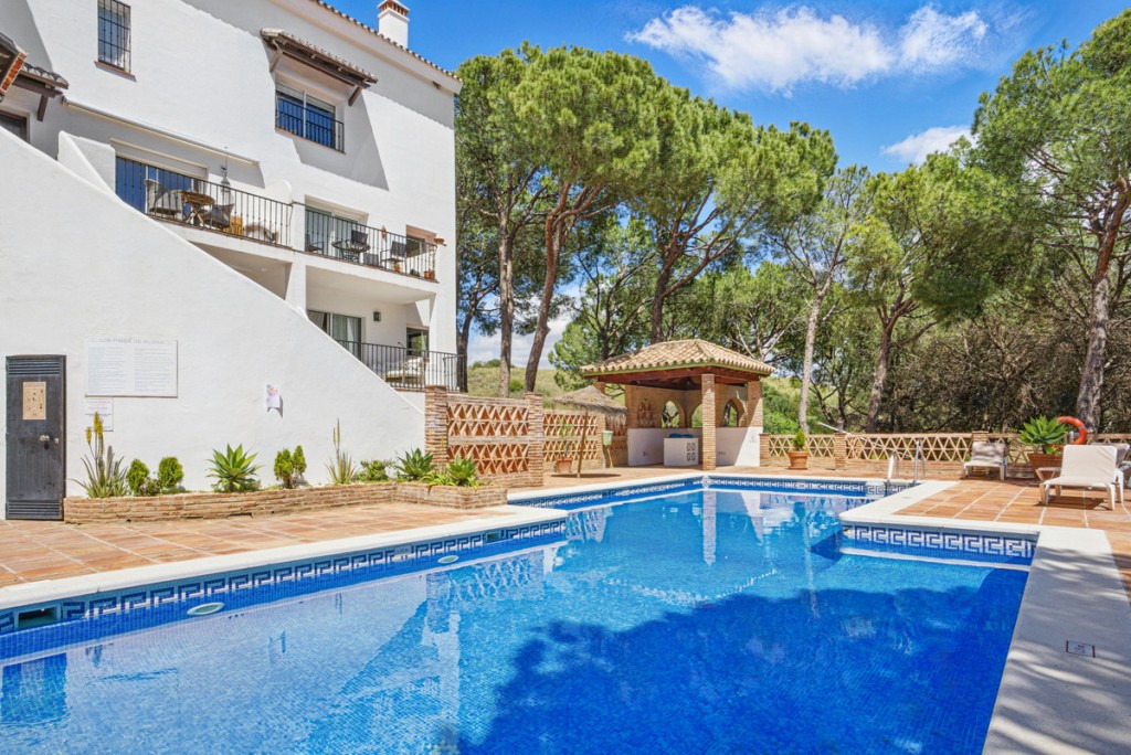 4 Bed, 3 Bath, HouseFor Sale, Nueva Andalucia, Malaga