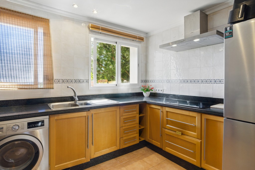 4 Bed, 3 Bath, HouseFor Sale, Nueva Andalucia, Malaga