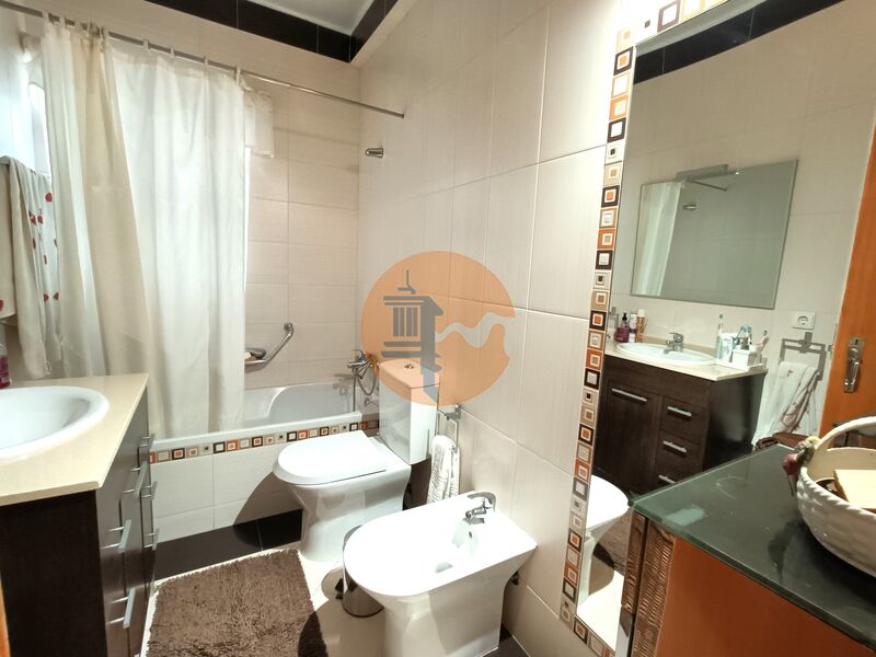 3 Bed, 2 Bath, ApartmentFor Sale, Olhão, Faro