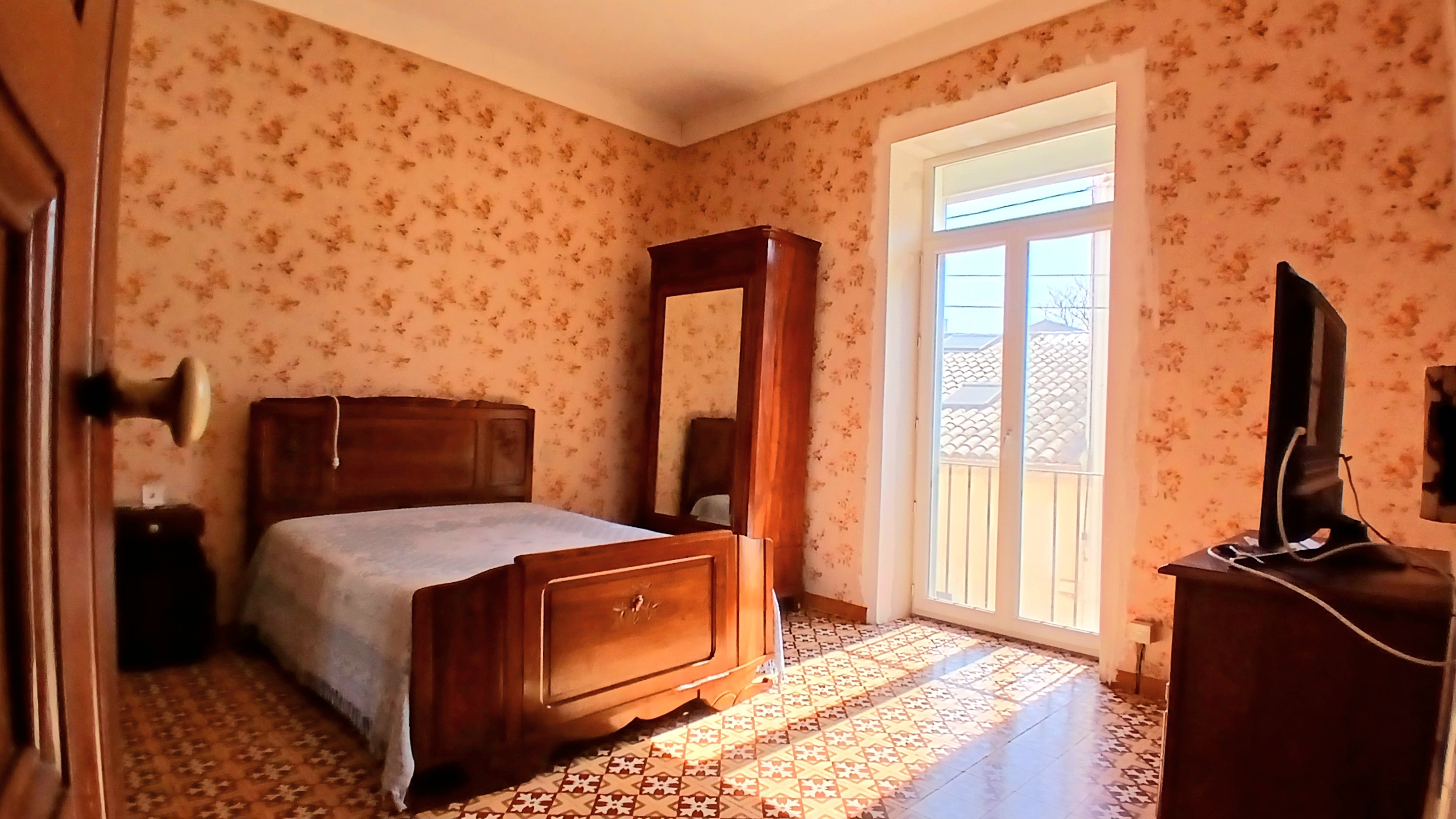 5 Bed, 2 Bath, HouseFor Sale, Roquebrun, Herault, Languedoc-Roussillon, 34460