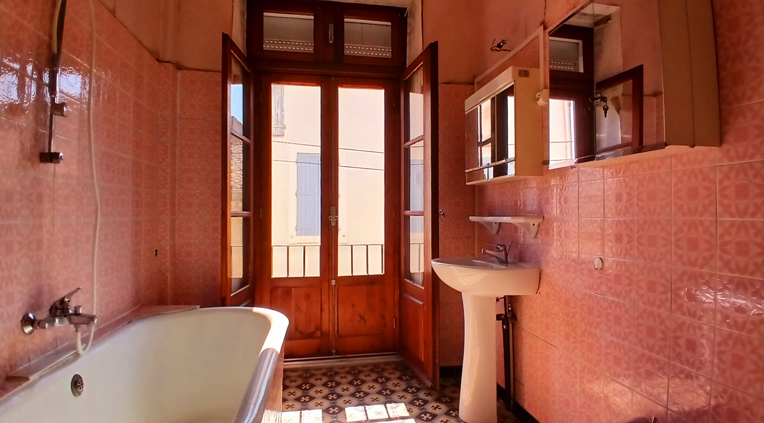 5 Bed, 2 Bath, HouseFor Sale, Roquebrun, Herault, Languedoc-Roussillon, 34460