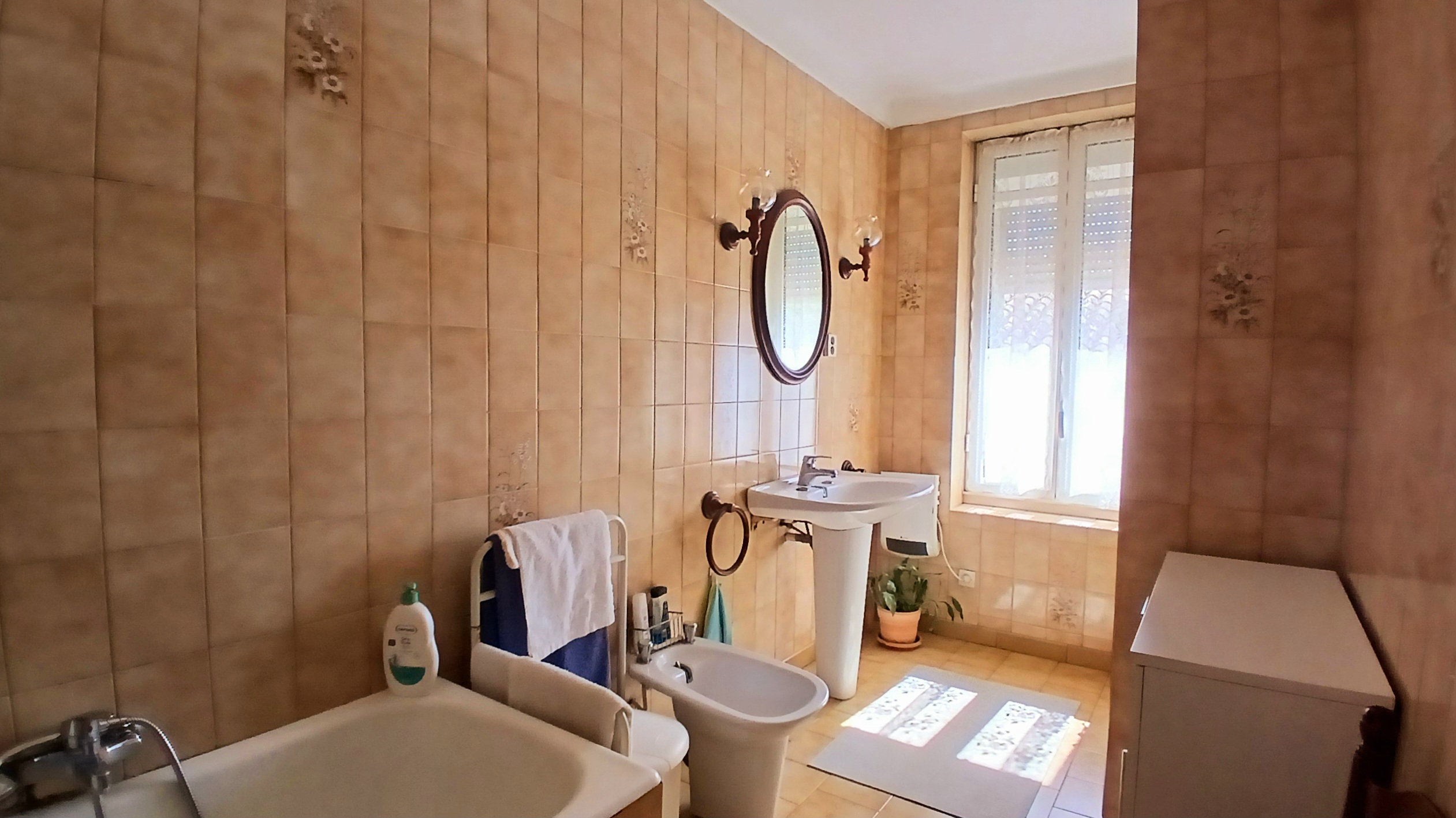 5 Bed, 2 Bath, HouseFor Sale, Roquebrun, Herault, Languedoc-Roussillon, 34460