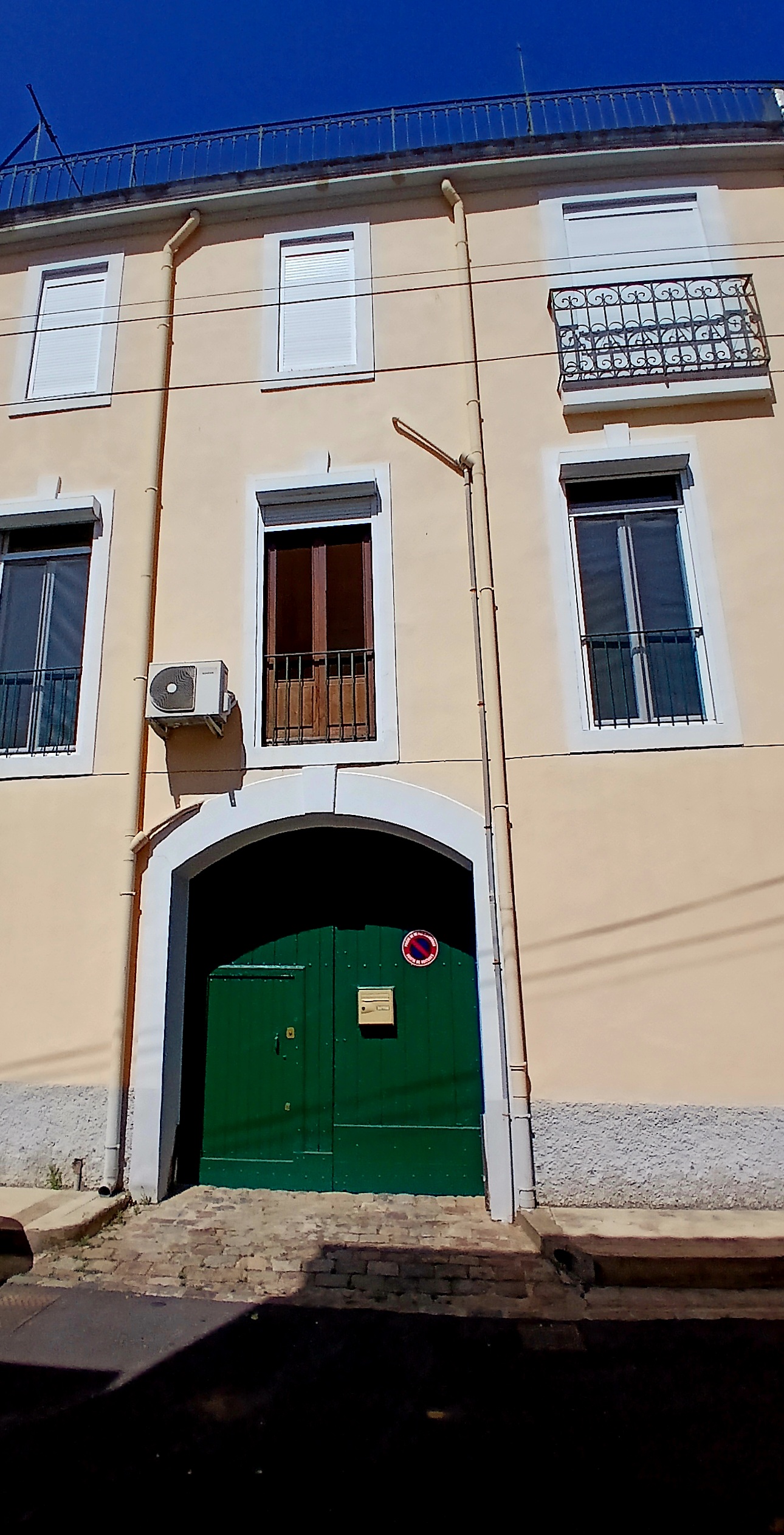 5 Bed, 2 Bath, HouseFor Sale, Roquebrun, Herault, Languedoc-Roussillon, 34460